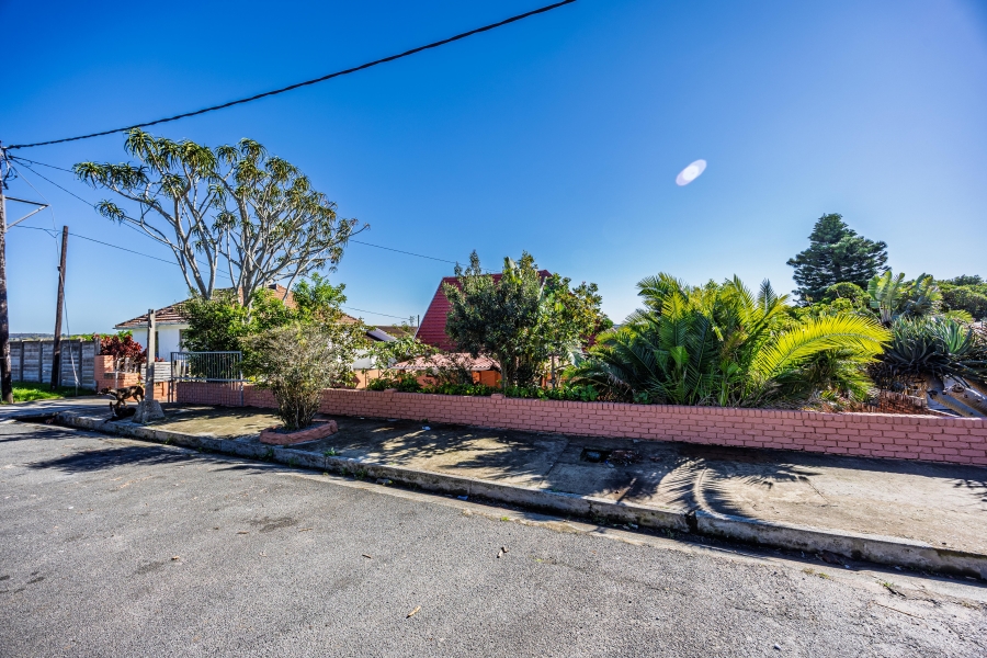 7 Bedroom Property for Sale in Greenfields Eastern Cape
